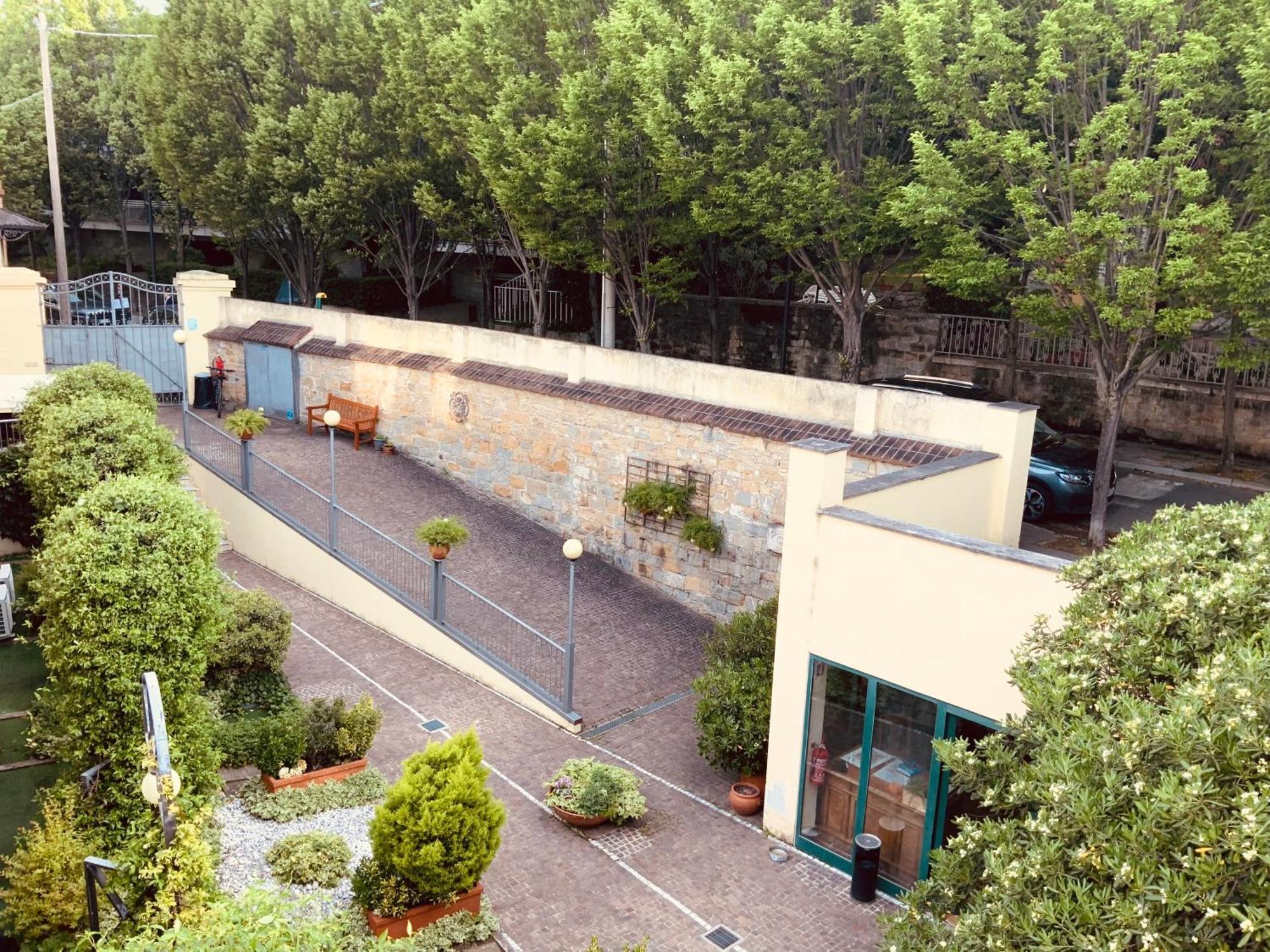Le Residenze Dei Serravallo Trieste Exterior photo